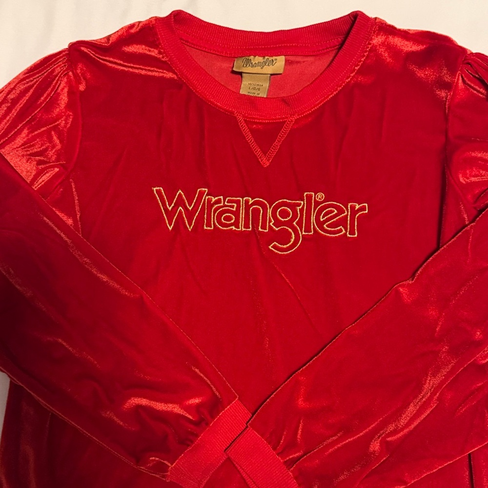 Girl’s Wrangler Red Pullover Shirt - Picture 3 of 6